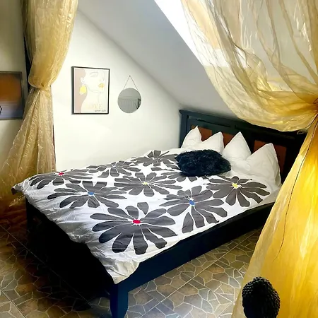Cozy Loft Near Old Center