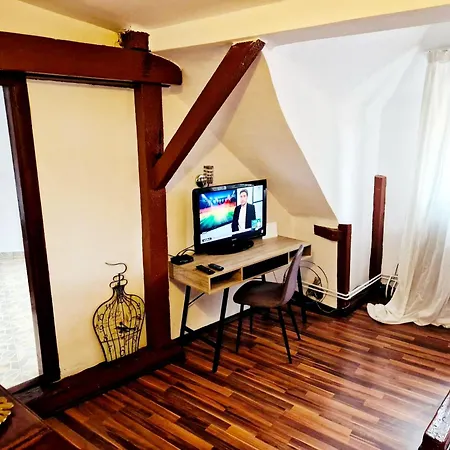 Cozy Loft Near Old Center *